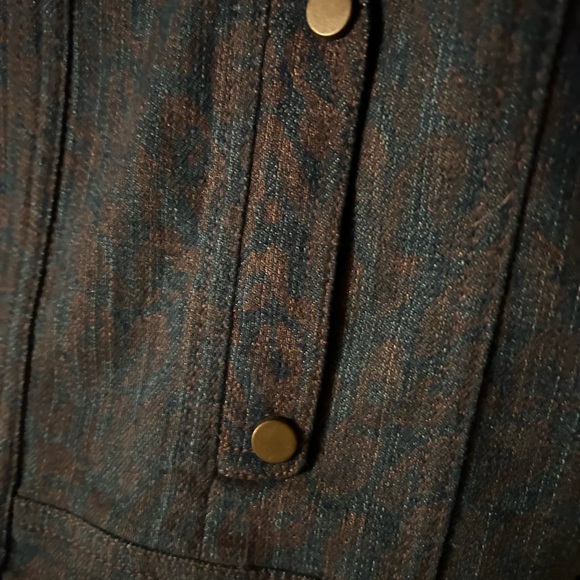 Cute Denim Vest. Size Large. - Picture 5 of 5